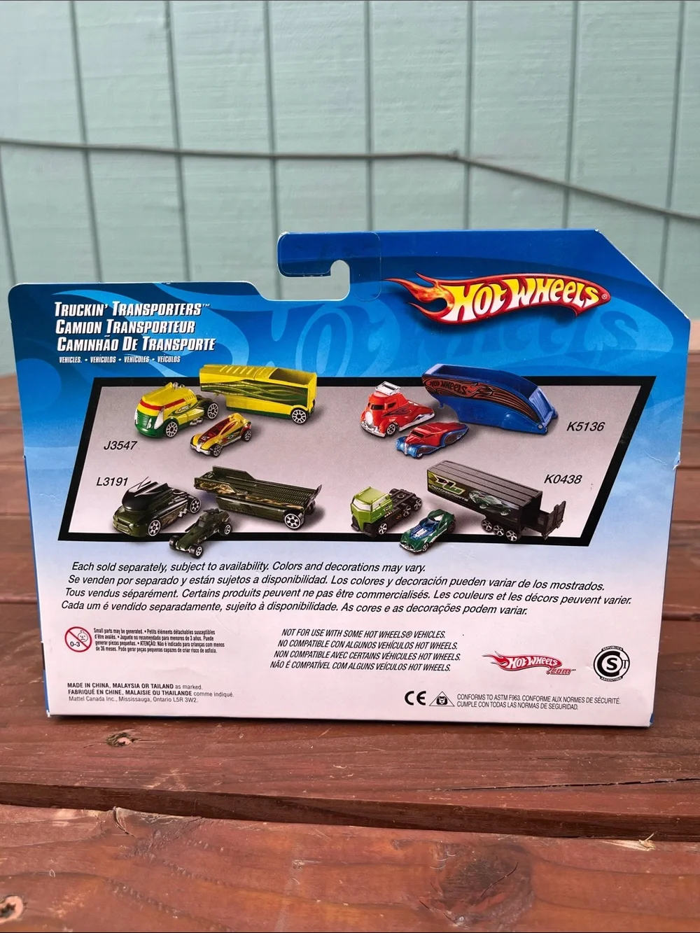 Hot Wheels Truckin' Transporter Playset - Red & Blue